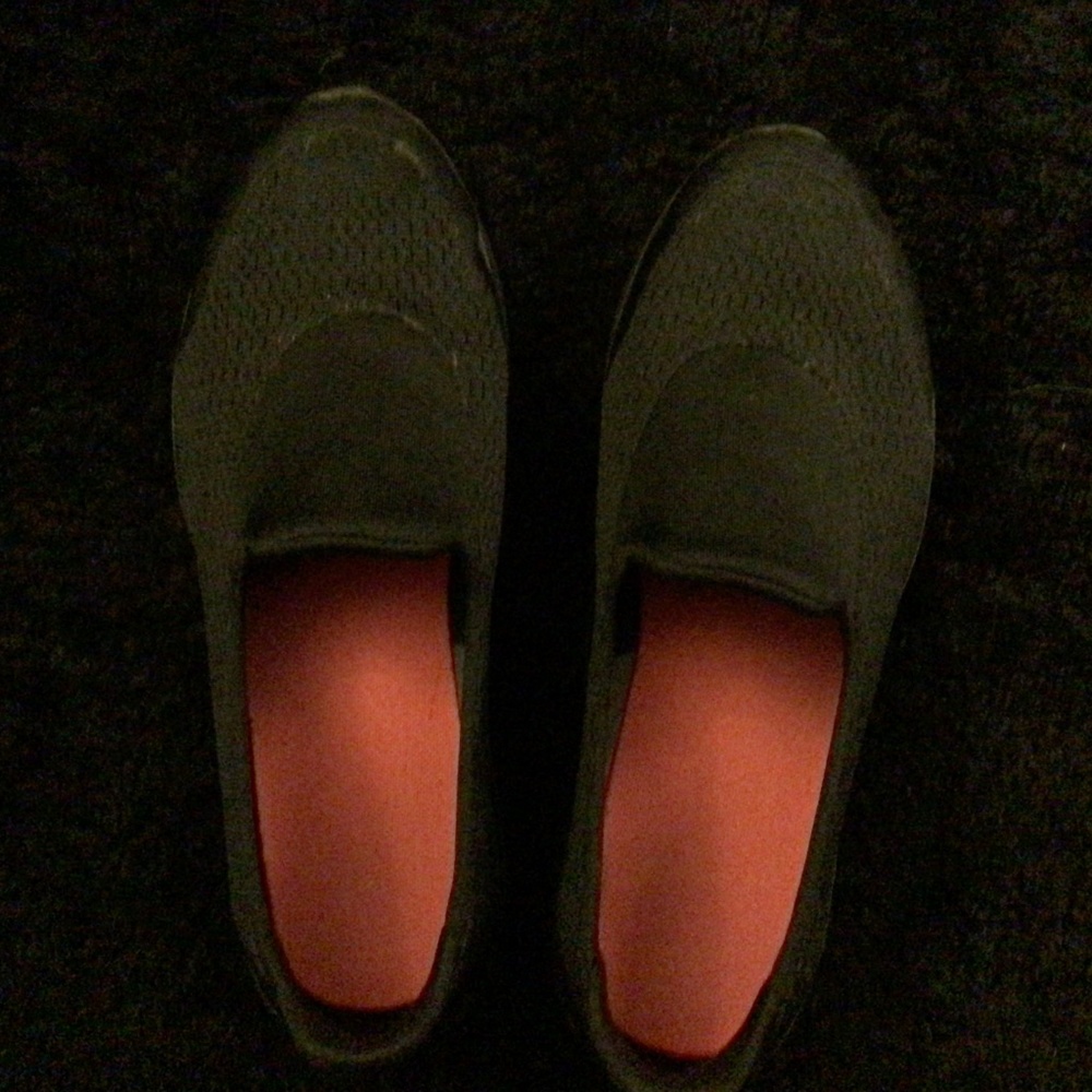 Woman’s Skechers Performance Go Walk 4 Pursuit Walking Shoe 9.5